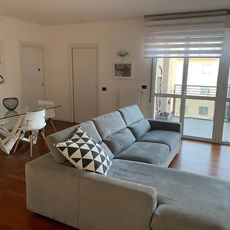 Apartment Attico Di Design Zona Navigli/moda,milano Milan
