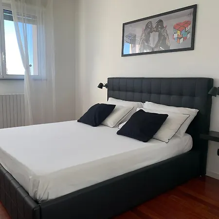 Apartment Attico Di Design Zona Navigli/moda,milano Milan