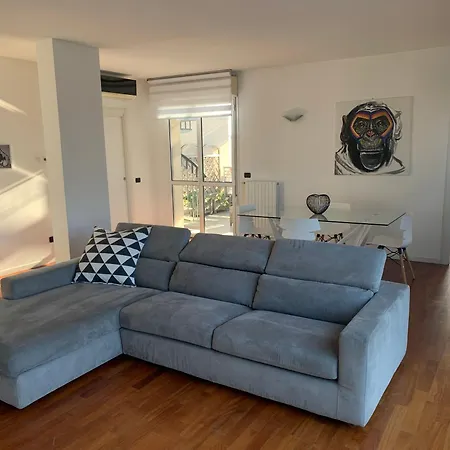 Apartment Attico Di Design Zona Navigli/moda,milano